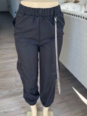 🌸 NWT ROMWE Black Women's Cargo Jogger Pants with Chain Accent
